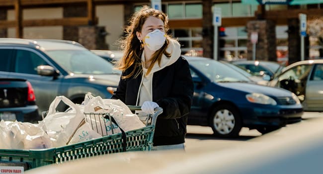 protective mask pandemic covid-19 groceries Public acceptance of protective masks growing in Canada