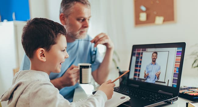 How parents can help their kids succeed at online learning